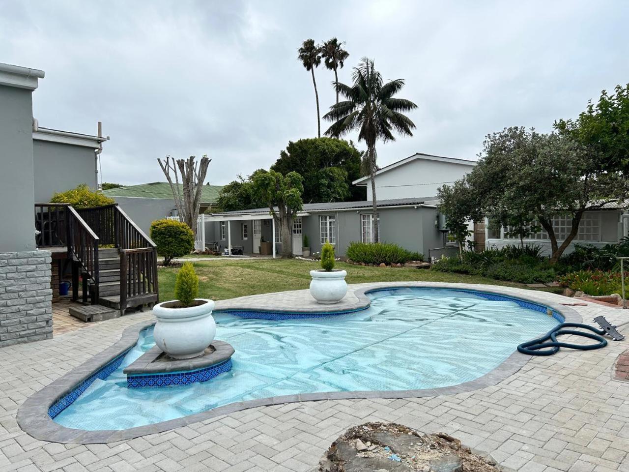 13 On Newington Hotel Port Elizabeth Exterior photo