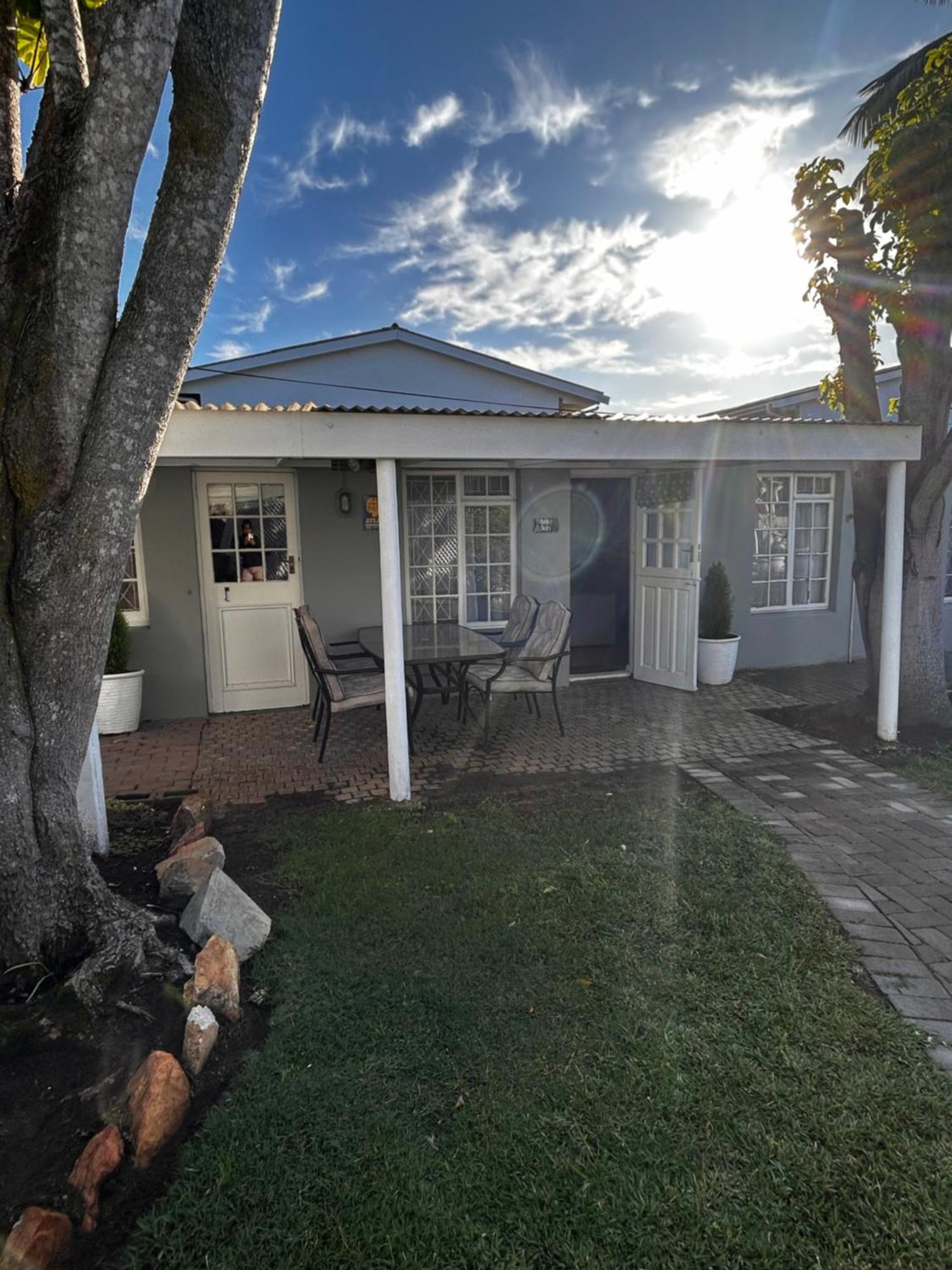 13 On Newington Hotel Port Elizabeth Exterior photo